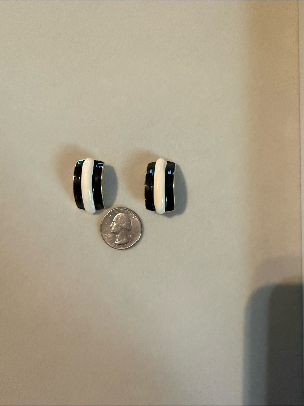 Vintage Black & White Stripe Clip-On Earrings - Classic Two-Tone Jewelry